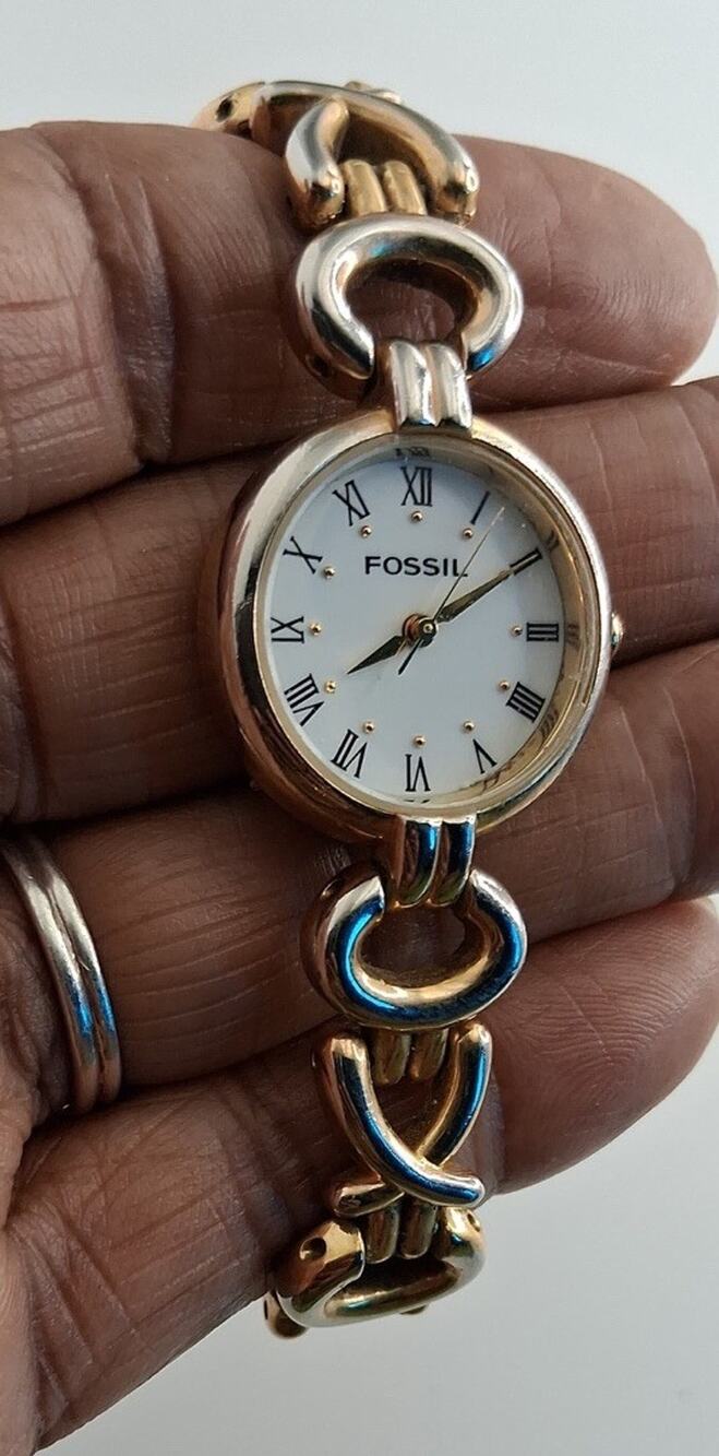 Fossil Womens Gold Tone Chain Link Bracelet Watch White Roman Dial ES-8879